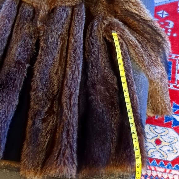 Racoon Jacket vintage size 10-12. Length to upper thigh. - Picture 9 of 12